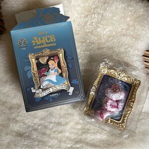Disney Alice in Wonderland Cheshire Cat Surprise Box Figure Miniso